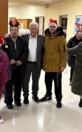 Κάλαντα έψαλλαν στον Δήμαρχο Αλεξάνδρειας Παναγιώτη Γκυρίνη