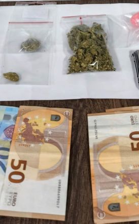 Συνελήφθησαν 3 άτομα στην Ημαθία για παραβάσεις της νομοθεσίας περί ναρκωτικών - Κατασχέθηκαν ποσότητες κοκαΐνης και ακατέργαστης κάνναβης