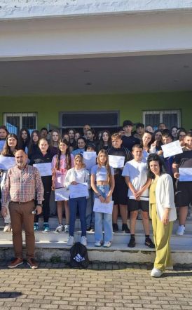 ΤΟ 6ο  ΓΥΜΝΑΣΙΟ ΑΠΟΧΑΙΡΕΤΑ ΜΙΑ ΔΗΜΙΟΥΡΓΙΚΗ ΣΧΟΛΙΚΗ ΧΡΟΝΙΑ