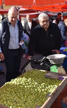 Επίσκεψη του Βουλευτή Βασίλη Κοτίδη στην λαϊκή της Αλεξάνδρειας Ημαθίας