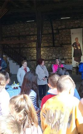 Η Β τάξη του 10ου Δημοτικού Σχολείου Βέροιας στο Λύκειο των Ελληνίδων Βέροιας