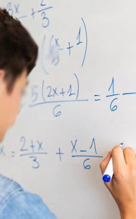 Σχεδιάζεται μείωση της διδακτέας ύλης σε δημοτικό και γυμνάσιο
