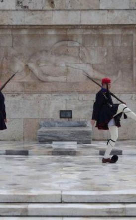 Κατά πλειοψηφία, με 159 «ναι», έγινε δεκτή η τροπολογία για το  μνημείο του Άγνωστου Στρατιώτη  -Στα ύψη η πολιτική αντιπαράθεση