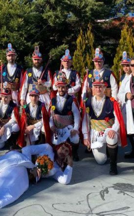 Εύξεινος Λέσχη Βέροιας: Αναβίωσε για δέκατη χρονιά το πανάρχαιο έθιμο των Μωμό’ερων στην Βέροια