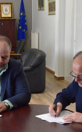 Υπογραφή σύμβασης για την ανάδειξη και βελτίωση του δικτύου μονοπατιών του Δήμου Νάουσας