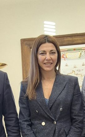 Για την ίδρυση Καλλιτεχνικού Σχολείου στην Νάουσα - Ενίσχυση των σχολικών υποδομών Μπαρτζώκας και Κουτσογιάννης στην Υπουργό Παιδείας.