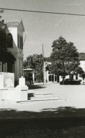 ΜεΜιαΜατια Τα Δικαστήρια, το Ηρώο, η Πλατεία Ωρολογίου, η πλατεία μας