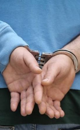 Ψυχιατρική εξέταση για τον 20χρονο που ξυλοκόπησε άγρια τη 24χρονη στη Βέροια