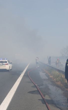 Εγνατία οδός: Πυρκαγιά σε χαμηλή βλάστηση στο ύψος της Αλεξάνδρειας