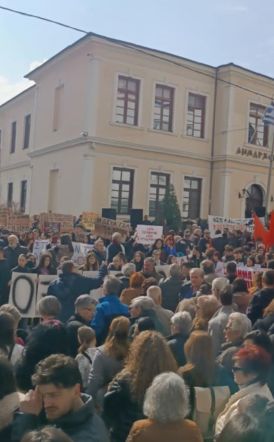 Συγκλονιστική η συγκέντρωση στη Βέροια για τα Τέμπη…αλλά κάποιοι εκτός τόπου και χρόνου!