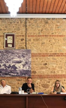 ΟΜΟΦΩΝΙΑ ΣΤΟ ΔΗΜΟΤΙΚΟ ΣΥΜΒΟΥΛΙΟ ΒΕΡΟΙΑΣ Το όνομα του Θάνου Μικρούτσικου θα δοθεί στον Χώρο Τεχνών, για την καθοριστική συμβολή του στην ανέγερση και λειτουργία του κτιρίου