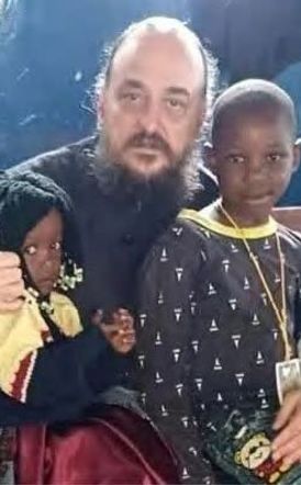 Ο βεροιώτης π. Σωφρόνιος επέστρεψε στην ιεραποστολή της Τανζανίας