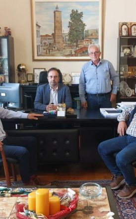Παραμορφωμένοι καρποί, παγετός και χαλάζι στο επίκεντρο της συνάντησης του Δημάρχου Βέροιας με τον Αγροτικό Σύλλογο Γεωργών -Ευρεία σύσκεψη τοπικών παραγόντων την Δευτέρα 12 Μαΐου για εξεύρεση άμεσης λύσης