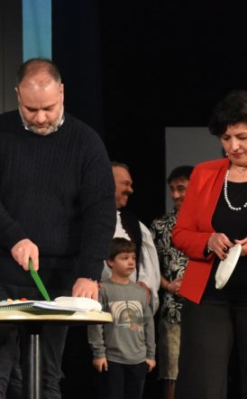 Άνοιξε το Τριώδιο της Αποκριάς στη Νάουσα   -Με σάτιρα, ζουρνάδες και πατινάδα, παρά την κακοκαιρία, παρουσία πλήθους κόσμου