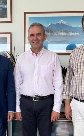 Επίσκεψη του Υφυπουργού Ανάπτυξης στον Γενικό Διευθυντή Δασών και Δασικού Περιβάλλοντος για την κατασκευή υπόγειου πάρκινγκ στην περιοχή Αγίων Αναργύρων στη Βέροια