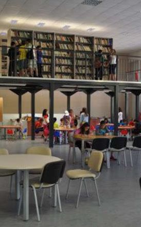 Χριστουγεννιάτικη ατμόσφαιρα, χρώμα και χαμόγελα στη Δημοτική Βιβλιοθήκη Νάουσας