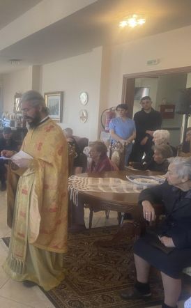 Θεία λειτουργία και μνημόσυνο  στο Γηροκομείο Βέροιας