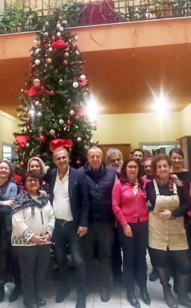 Χριστουγεννιάτικο δέντρο και ευχές από την Τεχνική Υπηρεσία του Δήμου Βέροιας