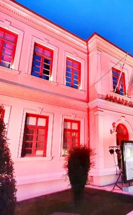 Πορτοκαλί χθες  το δημαρχείο Βέροιας