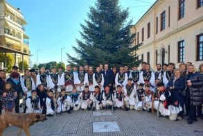 Και φέτος το Λύκειο των Ελληνίδων Βέροιας αναβίωσε το έθιμο των Ρογκατσιων