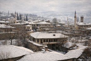 ΜεΜιαΜατια Σπάνια φωτογραφία της πόλης καλυμμένης από χιόνι κατά τη διάρκεια του Α΄ Παγκοσμίου Πολέμου (1916-1917)
