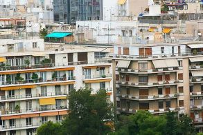 Έρχεται νέο, διευρυμένο επιδοτούμενο πρόγραμμα ανακαίνισης και ενεργειακής αναβάθμισης κατοικιών, άνω των 30 ετών