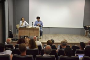 Ξεκίνησε στη Νάουσα η 15η Επιστημονική Συνάντηση της Academia Platonica Septima Monasteriensis     Με θέμα  «Περί φύσεως και θεωρίας, και του Ενός του αρχαίου φιλοσόφου Πλωτίνου»