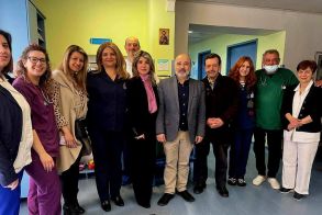 Παιδιατρική Κλινική Νοσοκομείου Νάουσας: Παραλαβή της 12ης «Βιβλιοθήκης Ανάσας» του WinCancer