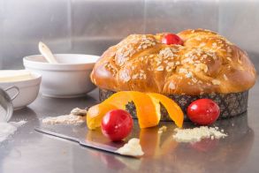 Πριν το Πάσχα με παραδοσιακό τσουρέκι και μετά, με συγκέντρωση διαμαρτυρίας στο Υπουργείο Οικονομικών, οι αρτοποιοί