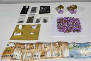 Συνελήφθησαν 2 άτομα, σε διαφορετικές περιπτώσεις, για διακίνηση και κατοχή ναρκωτικών ουσιών  Κατασχέθηκαν ποσότητες κοκαΐνης, MDMA, κάνναβης, καθώς και ναρκωτικά δισκία ecstasy