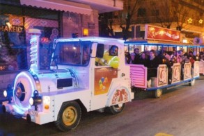 Γιορτινή ατμόσφαιρα στο κέντρο της Βέροιας με το Χριστουγεννιάτικο Τρενάκι του Δήμου- ΤΟ ΠΡΟΓΡΑΜΜΑ ΔΙΑΔΡΟΜΩΝ