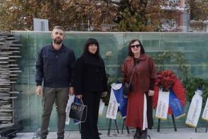 Κατάθεση στεφάνου για το Πολυτεχνείο