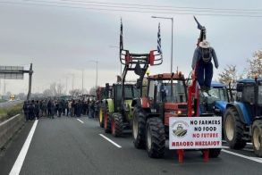 Από χθες και μέχρι νεωτέρας, διακόπτεται η κυκλοφορία από κόμβο Νησελίου έως  Κουλούρα, λόγω αγροτικών κινητοποιήσεων