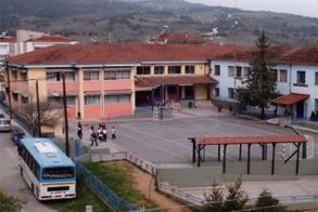 Προκάτ αίθουσες, η μόνη λύση   αυτή τη στιγμή για τη στέγαση των επιπλέον  μαθητών του νηπιαγωγείου, στο Ειδικό Σχολείο Βέροιας  -Τι είπε ο Χρ. Μακρίδης και τι απάντησαν Βοργιαζίδης και Τσιφλίδης για το θέμα