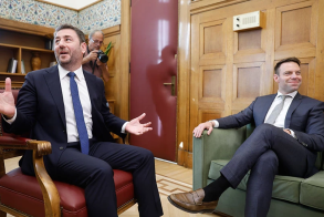 Ο διάλογος Κασσελάκη – Ανδρουλάκη στην πρώτη μεταξύ τους συνάντηση: «Ο κόσμος θέλει λύσεις και οι λύσεις πρέπει να είναι προοδευτικές»