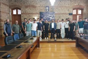 Οι πρωταθλητές Handball του ΦΕΡΩΝΑ στον Δήμαρχο Βέροιας
