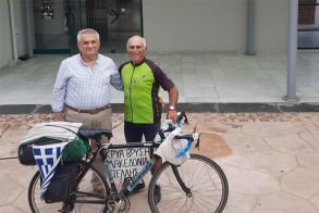 Έκανε τον γύρο της Ελλάδας με ποδήλατο και επέστρεψε στην Πέλλα