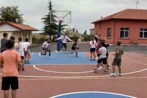 Πραγματοποιήθηκαν οι αθλητικές δραστηριότητες στο πλαίσιο της 23ης  ημέρας σχολικού αθλητισμού στο Δ.Σ. Αγίας Βαρβάρας