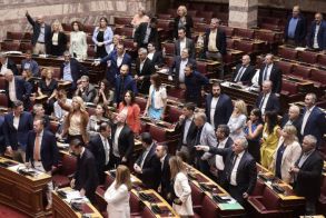 Στα ύψη η πολιτική αντιπαράθεση στη Βουλή ΟΠΕΚΕΠΕ: Απορρίφθηκαν οι προτάσεις της αντιπολίτευσης για τη σύσταση Προανακριτικής Επιτροπής -Επιστολική ψήφος και ζήτημα εγκυρότητας της διαδικασίας