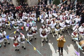 Ξεκίνησε στη Νάουσα  το μοναδικό δρώμενο «Γενίτσαροι και Μπούλες»