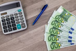 Τέλος επιτηδεύματος - Οριζόντια  μείωση 50% σε όλους τους επαγγελματίες
