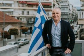 Ο Λάζαρος Τσαβδαρίδης, εκπρόσωπος την Κυβέρνησης  στα Ελευθέρια Βέροιας και Νάουσας