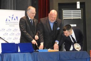 Με μηνύματα η πίτα της ΔΕΕΠ ΝΔ Ημαθίας, παρουσία του υπουργού Ανάπτυξης     Θεοδωρικάκος: Μεγάλος στόχος της επόμενης 4ετίας, η δημιουργία βιομηχανικού πάρκου στην Ημαθία  -«Χάσαμε πολύτιμο χρόνο, καμία άλλη απένταξη, κανένα άλλο λάθος», τόνισε ο Ηλίας Ηλ