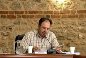 Τα αποτελέσματα της αξιολόγησης στο χθεσινό δημοτικό συμβούλιο Στα «μείον» του Δήμου Βέροιας: Έλλειψη χώρων στάθμευσης, οδικό δίκτυο και πεζοδρόμια, αδέσποτα και παιδικές χαρές -Υψηλότερη βαθμολογία στις κοινωνικές υπηρεσίες