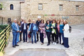 Διευθυντές δημοτικών σχολείων της Βέροιας, περιηγήθηκαν με τον Μάκη Δημητράκη σε ιστορικά μνημεία και παραδοσιακές γειτονιές της πόλης