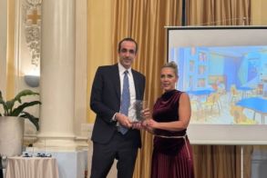 Ο σύλλογος για παιδιά με καρκίνο «Η Πίστη» τίμησε τον Γρηγόρη Δημητριάδη για τη συνεισφορά του