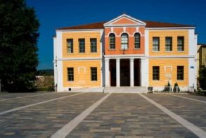 ΕΠΑΝΑΧΡΗΣΗ ΠΡΩΗΝ ΔΙΚΑΣΤΙΚΟΥ ΜΕΓΑΡΟΥ ΒΕΡΟΙΑΣ &  ΑΝΑΣΧΕΔΙΑΣΜΟΣ ΤΗΣ ΠΛΑΤΕΙΑΣ ΩΡΟΛΟΓΙΟΥ:  ΑΙΤΗΜΑΤΑ ΔΗΜΟΤΩΝ