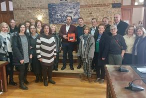 Δωρεά απινιδωτή στον Δήμο Βέροιας για το ΚΑΠΗ στο Βήμα Απ. Παύλου, από τον Όμιλο «Χοροθεραπεία»