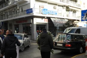 Πωλητές λαϊκών αγορών προς υφ. Ανάπτυξης: «’Εβγα έξω υπουργέ ήρθαν οι εφοπλιστές»