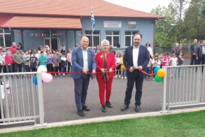 Νέα γήπεδα 5Χ5 και μπάσκετ  στο Δημοτικό Σχολείο Αγ. Βαρβάρας  - Εγκαινιάστηκε το έργο Αναβάθμισης του Σχολικού Συγκροτήματος